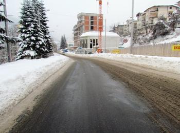 Започва спешно извозване на снега от най-проблемните места в Смолян