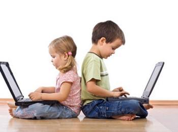 Експертите отчитат: Децата, които стоят пред екраните повече от два часа са с по-лоши когнитивни способности