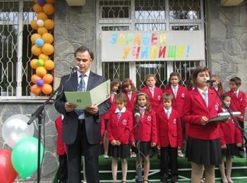 372-ма първокласници прекрачиха прага на родното училище в община Смолян