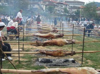  За поредна година Златоград ще приготви над 150 чевермета за празника на деликатесното родопско барбекю