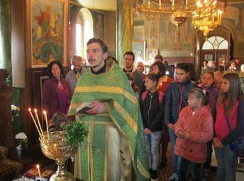 Неделното училище   към храм „Св. Николай  Мирликийски Чудотворец“   в Смолян откри новата духовна година