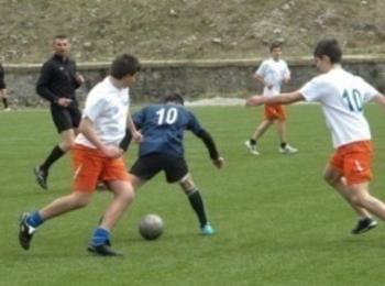 С футболен турнир в Смолян стартират Ученически игри 2012/2013 г.