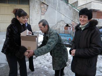 Депутатът от ГЕРБ д-р Даниела Дариткова направи дарения на пет социално уязвими семейства
