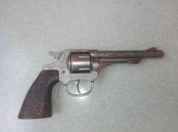 Старинен револвер без марка откриха в колата на 28-годишен чепеларец при полицеска проверка