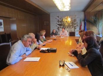Възможностите за изучаване на руски език в детските градини и училищата обсъдиха на работна среща в община Смолян