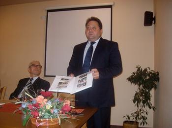 Д-р Кехайов представи книгата “Алманах лекари-общественици” в Смолян