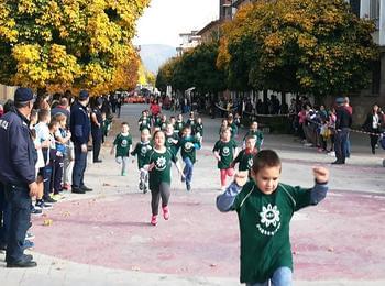 Наградиха участниците в маратона от детските градини и училищата в Смолян, по повод Празника на града /СНИМКИ/
