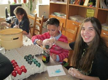 360  яйца за Великден боядисаха  деца-доброволци от „Чисти сърца“ и Съюза на инвалидите в Смолян