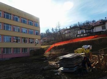 Стартира строителството за изграждане на физкултурен салон в ППМГ „Васил Левски” в кв.Райково