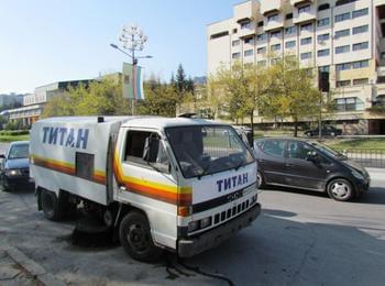 Нова метачна машина почиства главните улици на Смолян 