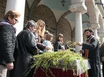 Православната църква празнува днес християнския празник Цветница