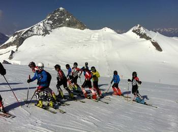 Никола Семерджиев от Смолян на подготовка с националния отбор по ски в Австрия