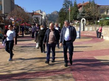 Съпредседателят на „Демократична България” ген. Атанас Атанасов и водачът на листата  Зарко Маринов се срещнаха с избиратели и симпатизанти в пет смолянски общини