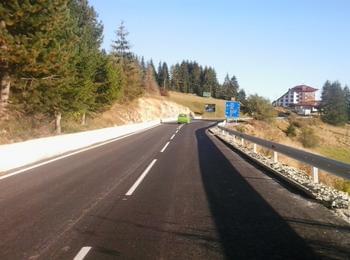 До началото на активния ски сезон ще завърши рехабилитацията на 14 км от път II-86 Чепеларе – Соколовци