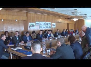 Министри, областни управители и кметове заседават в Смолян за развитието на Южен централен район