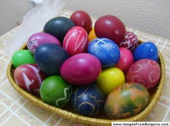 Над 400 яйца ще боядисват доброволци на БЧК