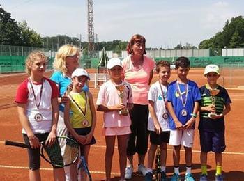 Емил Бимбашиев от ТК "Смолян 2013" се класира на първо място в регионален турнир по тенис в Пловдив