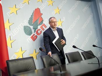 Станишев напуска парламента, остава лидер на БСП 