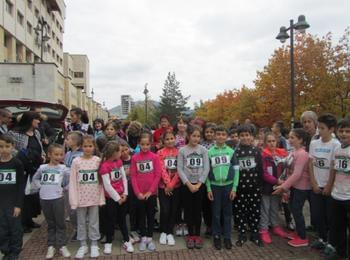 500 деца участваха в традиционната лекоатлетическа щафета, посветена на Освобождението на Родопите