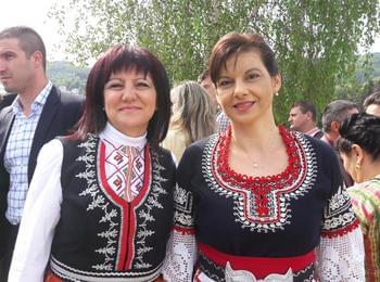 Караянчева на празника в Златоград: Да вземем от силата на Родопите и да бъдем единни