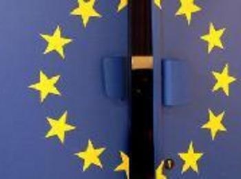 Европейската комисия иска официални документи като удостоверения за раждане и актове за собственост да се признават по-лесно в чужбина