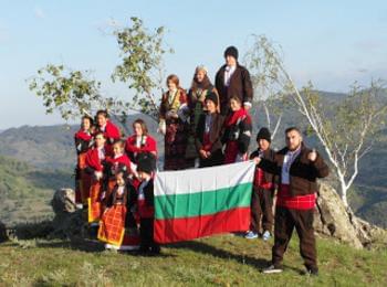   В Црънча развяха знамето на България край "Скалето"