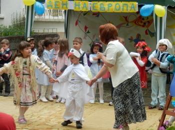 Децата от ОДЗ - Радост отбелязаха Деня на Европа