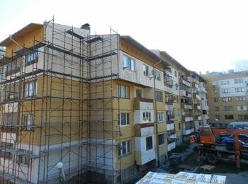 Глобиха строителна фирма с 6 000 лв., наела чужденци да санират блокове в Смолян
