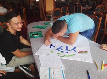 Представители на "Млади изследователи за младежко развитие" участват в международно обучение в Румъния