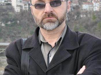 Творческа вечер на писателя и журналист Ефим Ушев се състоя в КДК 