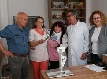 Смолянската фирма „ЕМЕ“ дари на Детско отделение апарат за лесно и безболезнено откриване на вени
