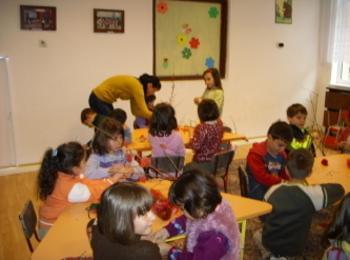 Над 200 деца твориха в музейната работилница за сурвачи, картичи и хлябове