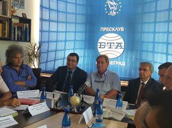  Смолянският депутат Петър Кадиев /АБВ/ участва в кръгла маса в Босилеград
