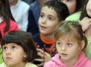 Хиляди деца ще рецитират "Аз съм българче" на 1 юни
