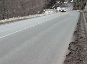 Пътят Асеновград - Чепеларе е в режим "движение по време на строителство"