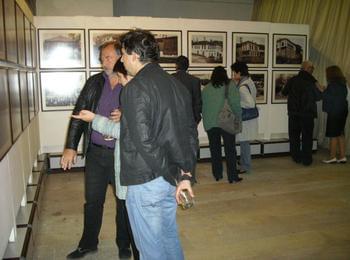 Смолян гледа уникалните фотографии на Крум Савов, картини на своето време