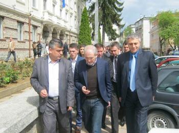  Председателят на ДПС Лютви Местан днес е на обиколка в Смолянско