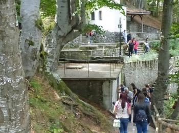   С водосвет на Кръстова гора започна  новата духовна година на Неделното училище в Устово