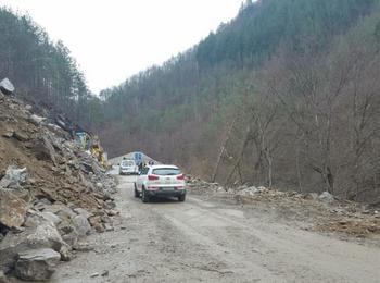 Зам.-областният управител: Пътя Смолян-Средногорци остава затворен до обяд на 9 март 