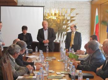 Кметът  Мелемов и хотелиери обсъждаха туристическото развитие на община Смолян