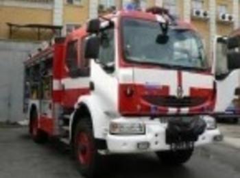 57 пожари гасиха през април огнеборците от областта