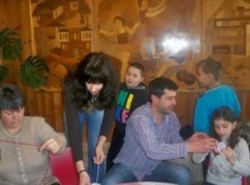 Членове на "ДНЕС" организираха тържество в дома във Фатово за 1 март