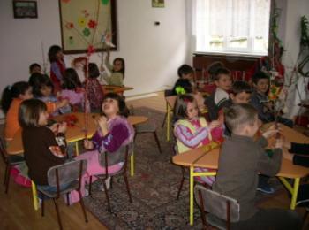 83 деца се включиха в музейната работилница за изработване на сурвачки