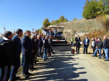 Кметът на Неделино направи първа копка на пътя Еленка - Диманово 