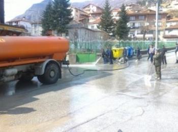 Почистващата фирма в Смолян в готовност за пролетното измиване на града