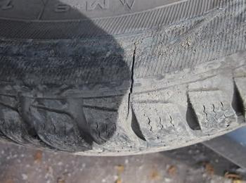 Срязаха гумите на  “Ауди” в Чепеларе