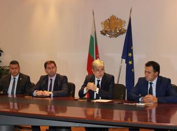 Общините Златоград, Мадан и Неделино подписаха договор за изграждане на инсталации за отпадъци