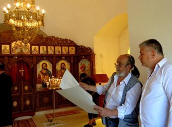 Стефан Сабрутев направи първа вноска за изографисване на параклиса над Райково