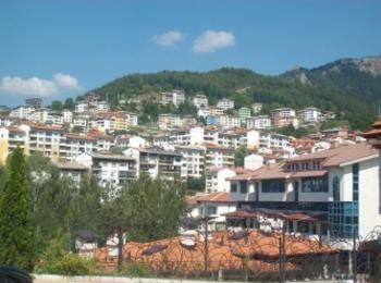 Пазарът на имоти в България остава много затруднен
