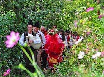 На българска сватба в село Косово